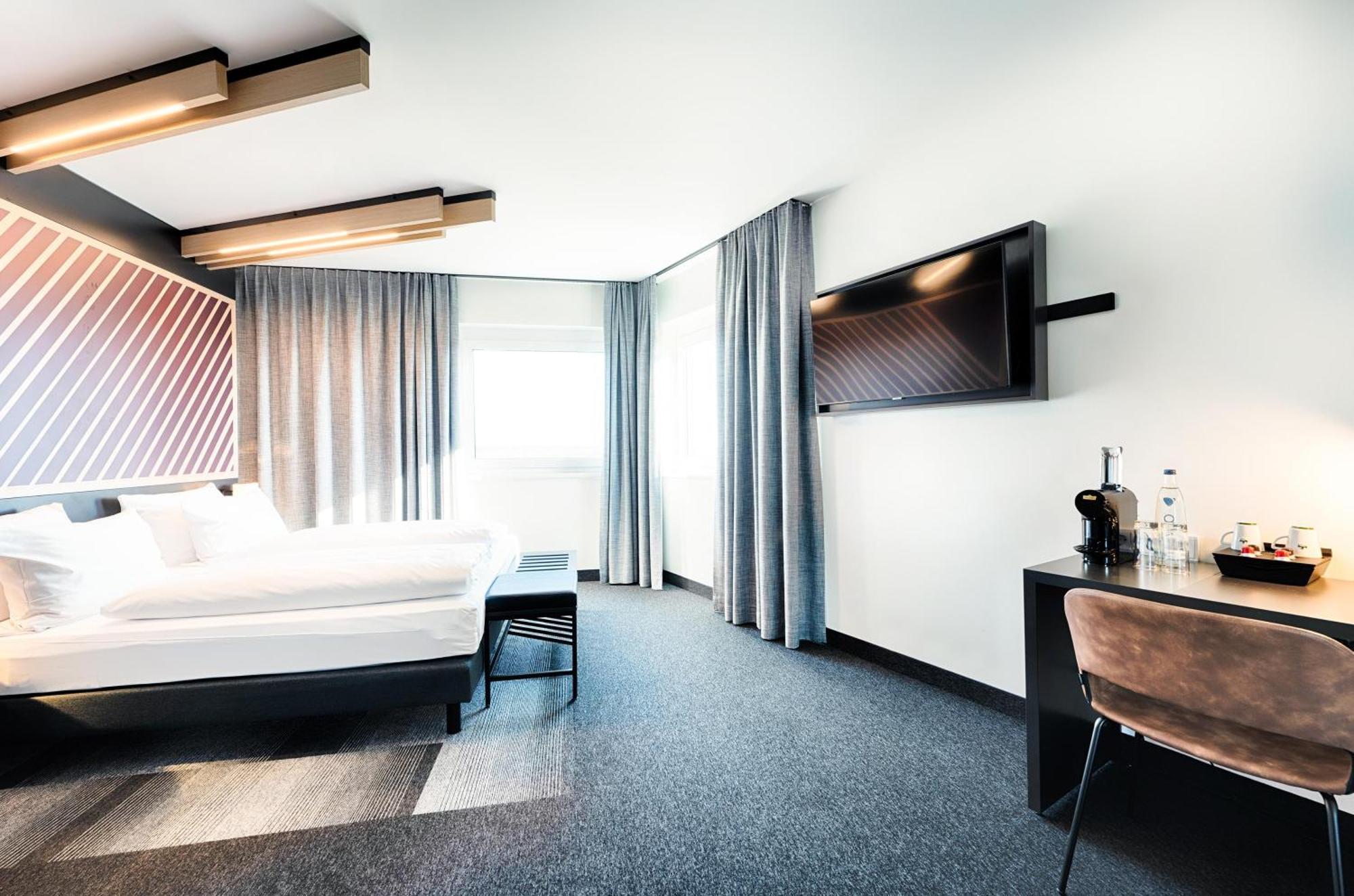 B&B Hotel Koeln-City Екстериор снимка